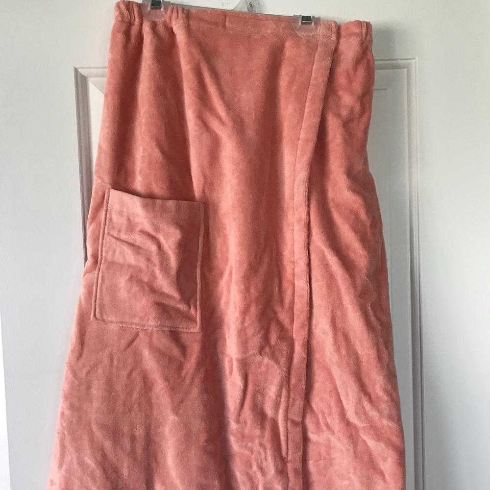 NWT, Northern Nights, Terry cloth bath robe/towel